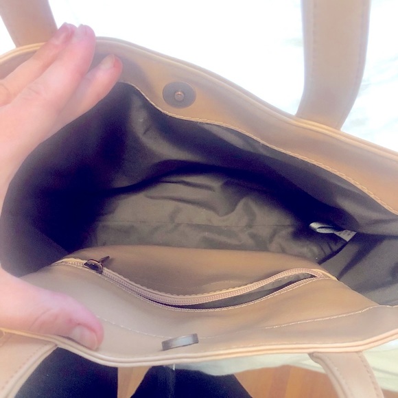 Matt and Nat beige handbag - Picture 4 of 4